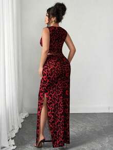 Conjunto de dos piezas de top de tirantes y falda con estampado de leopardo talla grande, sexy pero apropiado para el uso diario y el transporte - Rojo - Ver 2