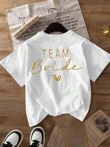 Short-Sleeved T-Shirt With Round Neck And Decorative Print With Bridal Motifs And The Slogan "" In Cursive Lettering, For Daily, Casual, Spring/Autumn/Summer Wear, Back To School Outfits For Women, Tops For Women, Summer Outfits, Holiday Outfits For Women, Spring Outfits For Women, Tops, Club Outfits For Women, 100% Cotton. - 白色 - 查看 1