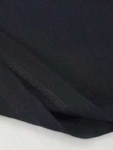 Conejo rojo con ojos saltones y expresión sorprendida junto a la frase Nunca Había Visto Tanta Caca Junta camiseta de hombre  fans del programa 31 Minutos confeccionada en  Polyester suave y transpirable. - Negro - Ver 4