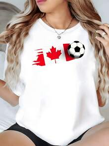 Bandera de Canadá con hoja de arce roja junto a un balón de fútbol representando pasión nacional y energía deportiva camiseta de mujer casual moderna cómoda para uso diario - Blanco - Ver 8