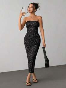 Vestido mini ajustado sin tirantes con estampado floral diminuto de verano - Negro - Ver 4