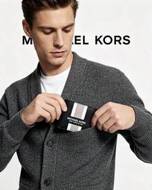 Michael Kors MK Cooper RFID屏蔽双折钱包，带可拆卸卡套，男女通用 - 黑色拼白色 - 查看 4