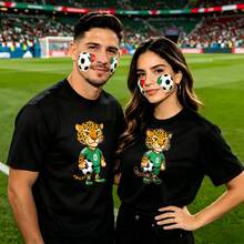 Couple Football Pattern T-Shirt, 100% Cotton, Loose Fitting, Soft And Breathable, Casual Round Neck Short Sleeved Top Cheetah In Green Jersey Holding Soccer Ball Printed Patterns, Dating, Leisure Travel, Gatherings, Simple Cartoon Printing Style, High Cost-Effectiveness Suitable For Watching Live - 黑色 - 查看 1