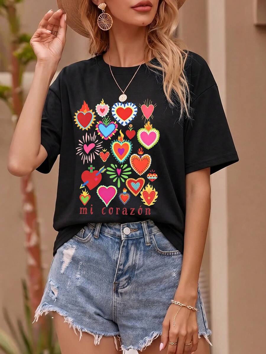 Playera Casual Mujer "Mi Corazón Mexicano" - Negra con Estampado de Corazones Tradicionales