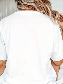 This Women's Short-Sleeved T-Shirt With A Leopard And Watermelon Print Is Perfect For Summer. It Features A Crew Neck Design, Is Breathable And Lightweight, And Ideal For Everyday Wear. A White T-Shirt For Women In Summer, Summer Clothes For Women In Various Sizes, A Summer Top In Various Sizes. SMPO - 白色 - 查看 2