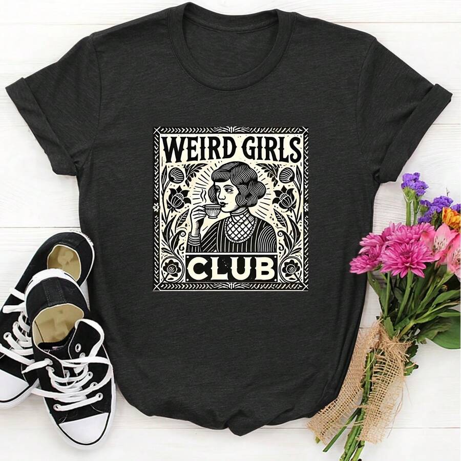 Ropa de Mujer para Primavera y Verano Estilo Casual Estilo Retro Ilustraci￳n "WEIRD " Camiseta de Cuello Redondo con Estampado de Mujer Sosteniendo una Taza Top Casual de Manga Corta para Primavera y Verano