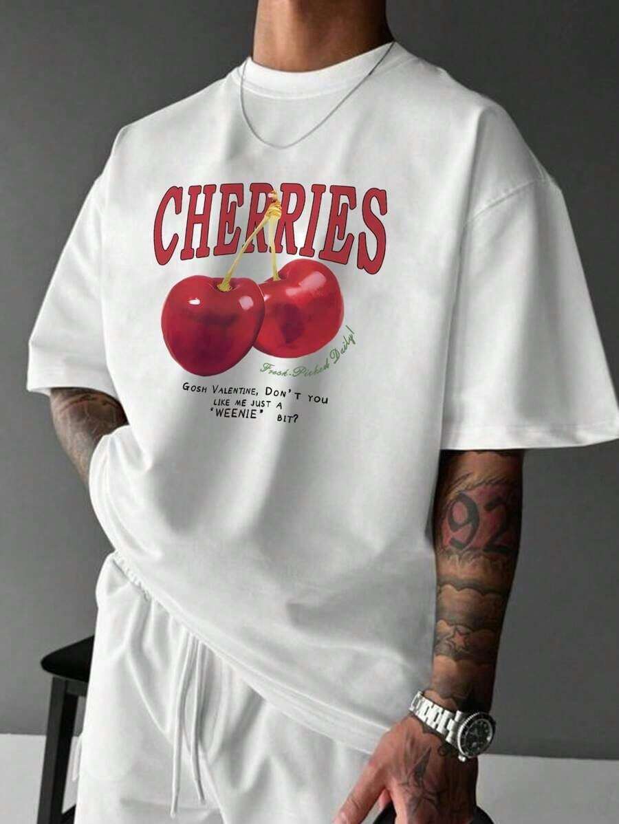 Camiseta de manga corta con estampado de cerezas para hombre de StreetKorean, elegante y casual, adecuada para el uso diario y como regalo para amigos, perfecta para la temporada de regreso a clases. Camiseta con estampado gráfico. - Blanco - Ver 1