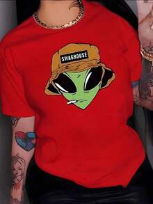 Casual Clothing. A Green Alien With A Brown Hat And Relaxed Look Symbolizes A Free And Bold Modern Attitude With An Urban Feel. Women's 100% Cotton T-Shirt, Comfortable And Casual For Everyday Wear. T-Shirt Blouses For Women > Shirt - 紅色 - 查看 1