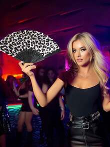 1pc Sexy Leopard Print Folding Hand Fan - Suitable For Raves, EDM, Music Festivals, Parties, Dancing, Performances, Decorations, Disco Parties, Beach, Gifts - Leopard - View 5