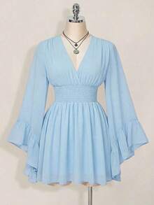 Vestido corto elegante de manga larga con cuello en V y cintura ceñida de unicolor para mujer - Celeste - Ver 4
