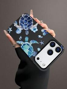 Capa Suave à Prova de Poeira e Água com Textura Preta Fosca, Estilo de Luxo Retrô, Sensação Elegante e Clássica, Padrão Impresso de Tartaruga Marinha em Aquarela Azul, Elemento Marinho, Adequado para iPhone17/16/15/14/13/12/11/Pro/ProMax/X/XR/XS/XSMAX/7/8/PLUS/Air/Se2/3, Adequado como Presente para Amigos, Família, Casais, Você Mesmo, Aniversário, Feriado - Preto - Visão 4