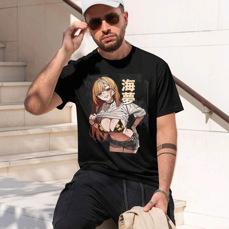Men's Anime-Style T-Shirt Featuring A Striking Female Character Design And Japanese Text. Perfect For Summer. An Ideal Gift. This Unisex Casual T-Shirt Is Made Of Thick 220g Cotton, Offering A Soft Texture And A Pleasant Feel. Comfortable And Gentle On The Skin. Its Classic And Simple Style Is Timeless, Making It Ideal For Everyday Wear, Sports Activities, Travel, Vacations, And Any Casual Occasion. - 黑色 - 查看 1