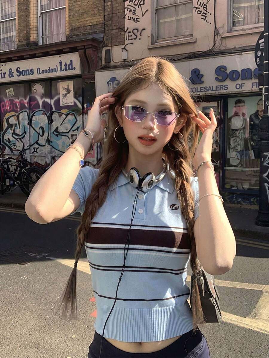 蓝色条纹撞色 Polo 领短袖针织上衣，修身百搭夏季女式衬衫 - 藍色 - 查看 1