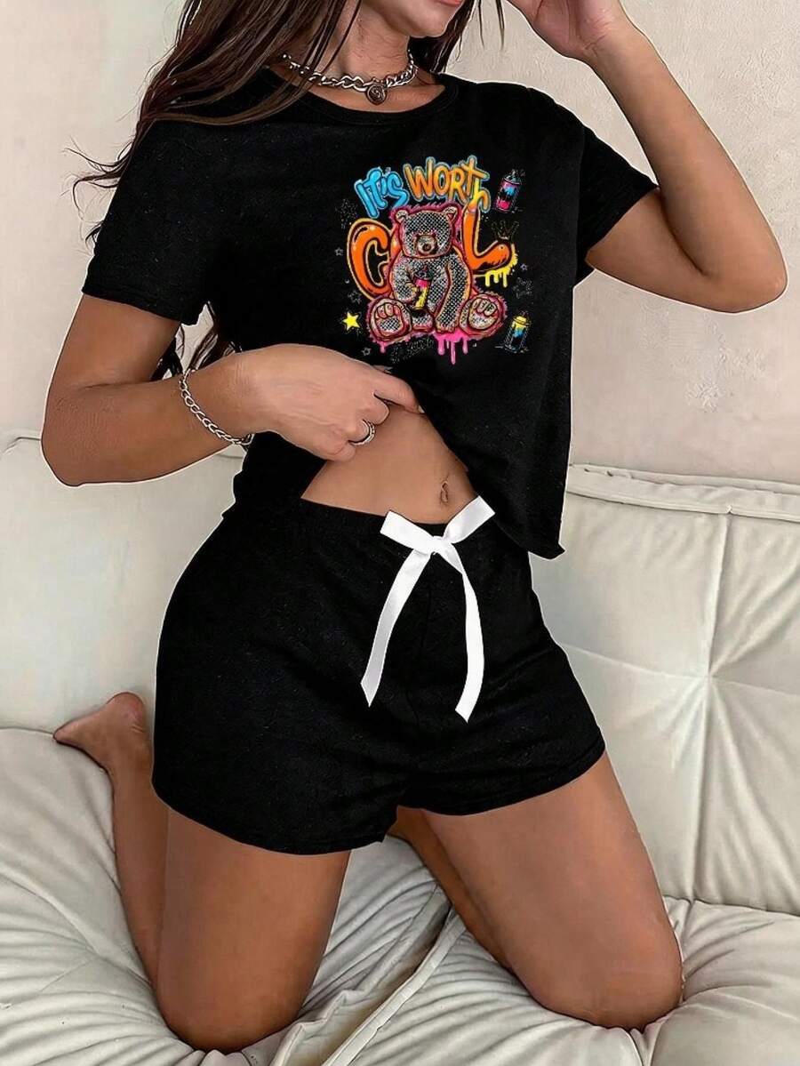Oversized Elegant Top for Women, New Floral Design with Text, Bear, Spray Can And Stars, Short-Sleeved Casual Round-Neck T-Shirt, Large Top Size, Sporty Casual And Urban Fashion Style, Versatile for Women, Soft And Breathable, Elastic, Ideal for Casual Use at Home, Training And Casual Use. - Negro - Ver 1