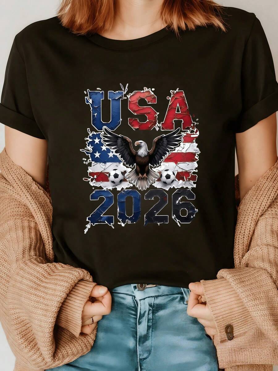 Majestic Eagle Spreading Its Wings Over A United States Flag With Soccer Balls And The Number 2026 Symbolizing Strength, Freedom And Sporting Passion. Modern Casual Women's T-Shirt - 黑色 - 查看 1