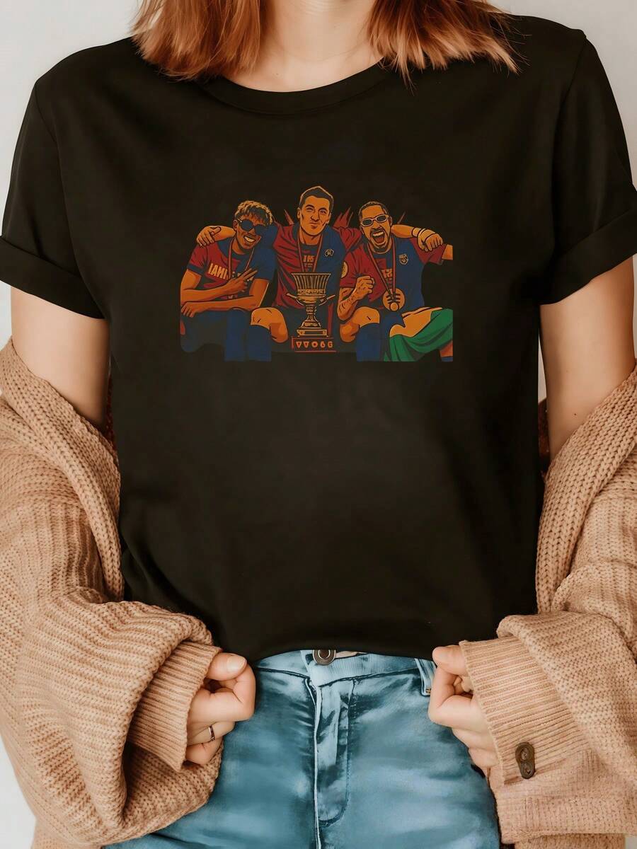 Three Seated Figures Celebrating Victory With An Illuminated Trophy Convey Unity, Friendship, And Sporting Pride, Reflecting The Emotion Of Triumph. A Modern, Comfortable Women's T-Shirt For Casual And Everyday Wear. - 黑色 - 查看 1