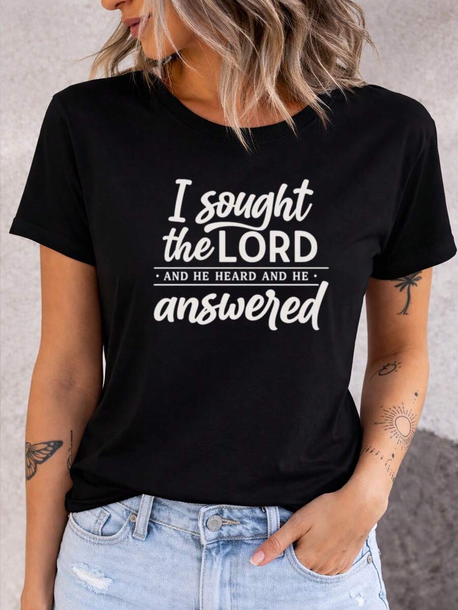 Camiseta de Fe para Mujer - Estampado de Escritura 'Encontré al Señor, Él Me Sanó'| Inspiradora de Manga Corta con Cuello Redondo, Ropa Casual para la Iglesia| Regalo Religioso| Para Todas las Estaciones| (Disponible en Múltiples Colores) - Negro - Ver 1