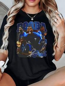 Players In Action With Vibrant Energy And A Gold Background Symbolizing Strength And Sporting Pride; A Modern, Casual Women's T-Shirt For Football Fans, Comfortable And Attractive - 黑色 - 查看 1