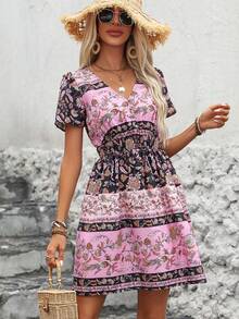 Women's Pink And Black Dress With Bohemian Floral Print, V-Neck, High Elastic Waist, Short, Sweet Skirt, Lightweight Fabric Ideal For Spring And Summer, Vintage And Casual Style Perfect For Holidays, Beach Parties And Walks - 粉色 - 查看 2