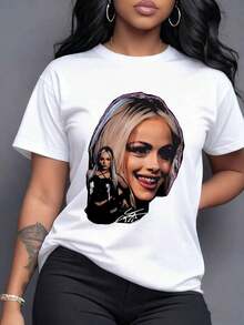 The Print Shows A Powerful Figure With Platinum Blonde Hair And Dark Roots, A Confident And Mischievous Smile, Its Tongue Playfully Peeking Out, Reflecting Charisma And Personal Authenticity. Women's 100% Cotton T-Shirt, Ideal For Your Unique Expression, Casual Short Sleeve. - 白色 - 查看 7