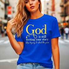 Camiseta de algodón con estampado religioso para mujer, con la frase "Dios aún está escribiendo tu historia", manga corta, cuello redondo, estilo casual, corte holgado, ideal para uso diario, disponible para primavera, verano y otoño. - Azul - Ver 1