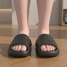 Chanclas para hombre Sandalias de EVA Pantuflas con suela gruesa suave y antibacteriana Diseño liso ergonómico antideslizante para playa y baño - Negro - Ver 3