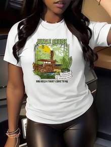 Jungle Adventure Graphic With An Old Boat Among Tropical Leaves Symbolizing Exploration, Freedom And Connection With Nature; Comfortable And Breathable Women's T-Shirt Ideal For Everyday Wear - 白色 - 查看 2