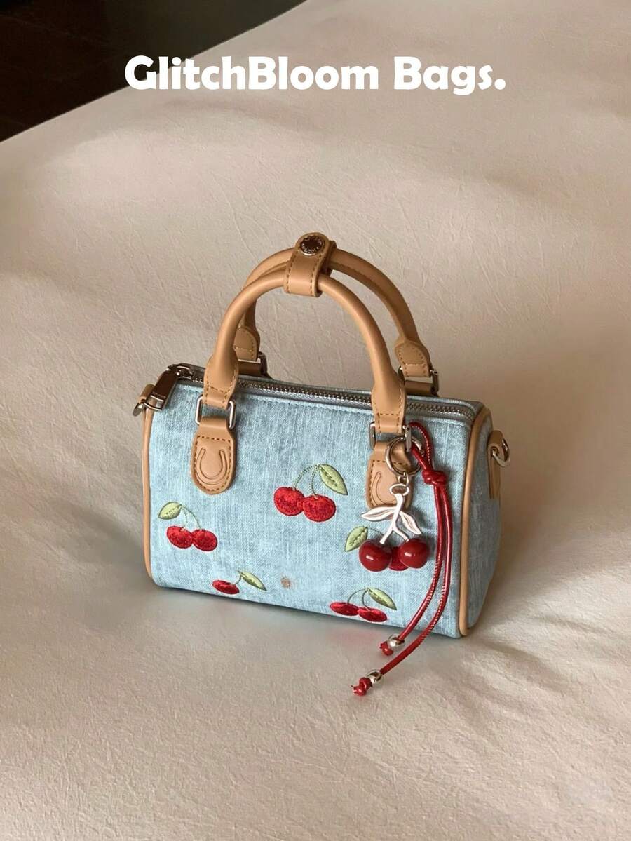 Bolso de Boston mini de mezclilla vintage - Bolso de mano con bordado de cereza y decoración con flecos (Sin accesorios incluidos) - Azul - Ver 1