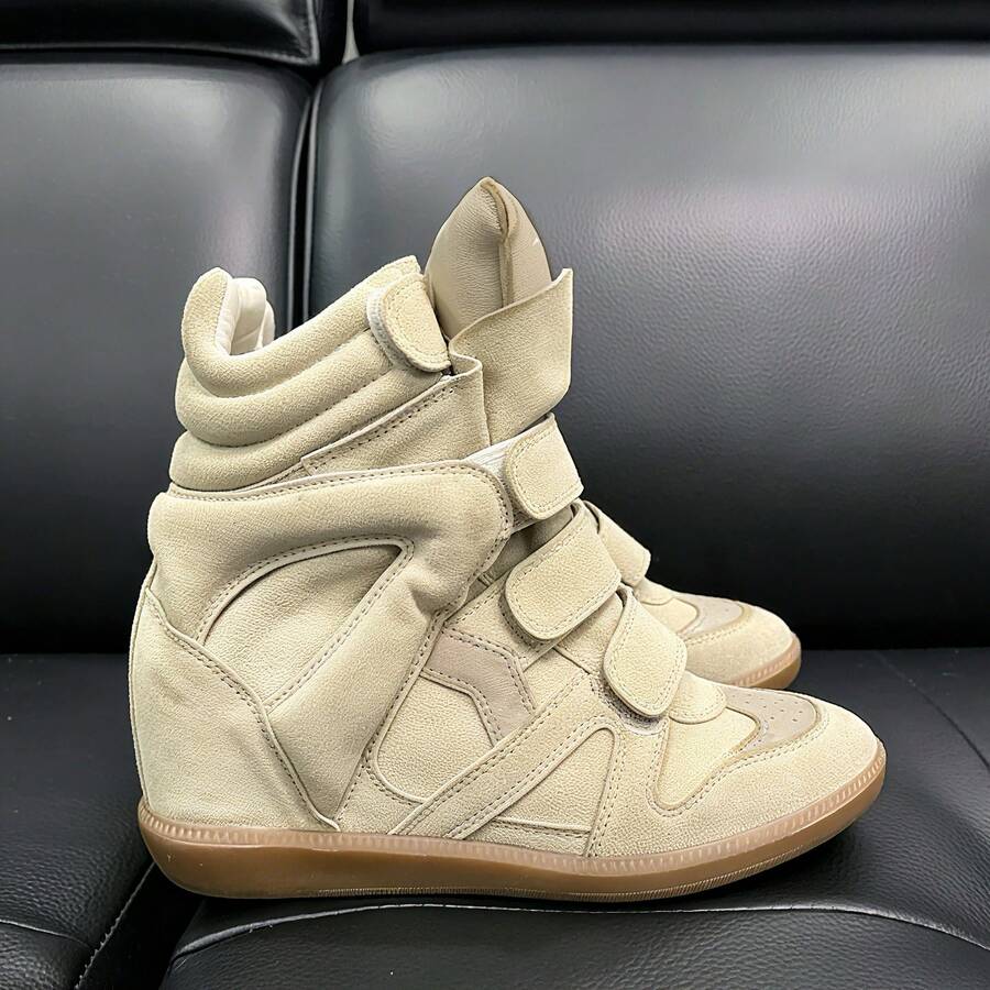 IS-Invisible Height High-Top Women's Shoes (2026 New Arrival) Vibrant Color Blocking, Flat Casual, Closure Design Sneakers, Suede High-Top Women's Invisible Wedge Shoes Retro Sporty Silhouette With French Lazy Charm Ideal For Casual Campus Parties And Versatile Multi-Scene Sporty Footwear - Màu Khaki - Xem 1