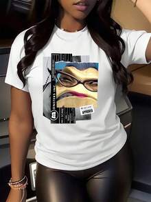 Artistic Graphic Depicting An Elegant Female Figure With Geometric Elements In Contrasting Tones, Symbolizing Confidence And Strength. Modern, Comfortable, Casual, And Versatile Women's T-Shirt For Everyday Wear. - 白色 - 查看 2