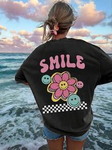 Women's Vintage Summer Casual Top With Double-Sided Print, Soft And Cool Style, Floral Pattern With Smiling Face, Short Sleeves, Round Neck, Oversized T-Shirt, Summer Tops, Summer Outfits. - Black - View 3