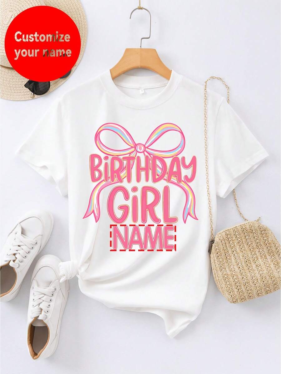 Personalized Birthday T-Shirt For Women With A Custom Name, Featuring A Bow And A Sweet And Elegant English Birthday Print. A Basic Short-Sleeved, Crew-Neck T-Shirt That Is Soft, Comfortable, And Versatile. - 白色 - 查看 1