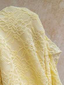 Blusa de mujer con encaje bordado, escote halter, espalda descubierta, tirantes con lazo, bajo fluido y elegante, adecuada para la playa, cruceros y resorts - Amarillo claro - Ver 10