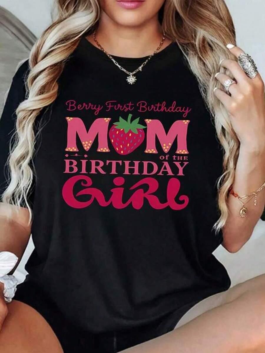 Cheerful Print With Red Strawberry Symbolizing Sweetness And Maternal Love To Celebrate A Daughter's First Birthday. Soft, Comfortable, And Stylish 100% Cotton Women's T-Shirt. - 黑色 - 查看 1