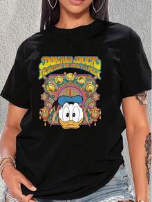 El estampado muestra un pato animado con expresión divertida rodeado de formas geométricas coloridas que evocan energía positiva y un espíritu familiar alegre camiseta de mujer  cómoda y moderna perfecta para uso diario - Negro - Ver 6