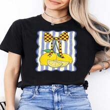 Fashionable Casual T-Shirt For Women With A Round Neck And Short Sleeves, Ideal For Everyday Wear And Sports. Features A Striking Magician Hat Print Design, Perfect As A Gift For Friends And Family. - 紅色 - 查看 4