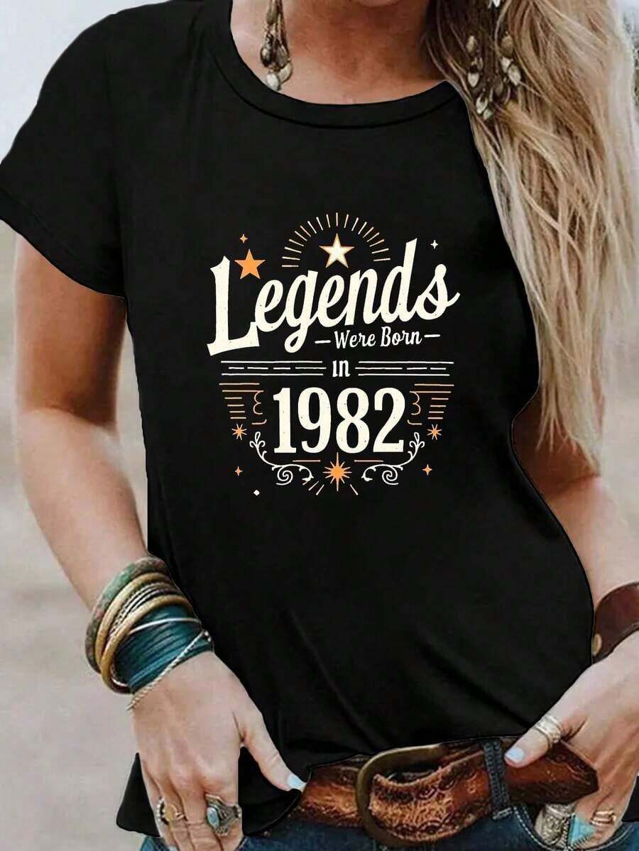 Camiseta Gráfica Vintage de Mujer 1982 - Estampado Geométrico Retro, Manga Corta y Cuello Redondo, Tejido Suave Elástico, Lavable a Máquina para Verano y Primavera, Camisetas Casuales para Damas, Moda Nostálgica, Ajuste CómodoCamiseta Gráfica Vintage de Mujer 1982 - Estampado Geométrico Retro, Manga Corta y Cuello Redondo, Tejido Suave Elástico, Lavable a Máquina para Verano y Primavera, Camisetas Casuales para Damas, Moda Nostálgica, Ajuste Cómodo - Negro - Ver 1