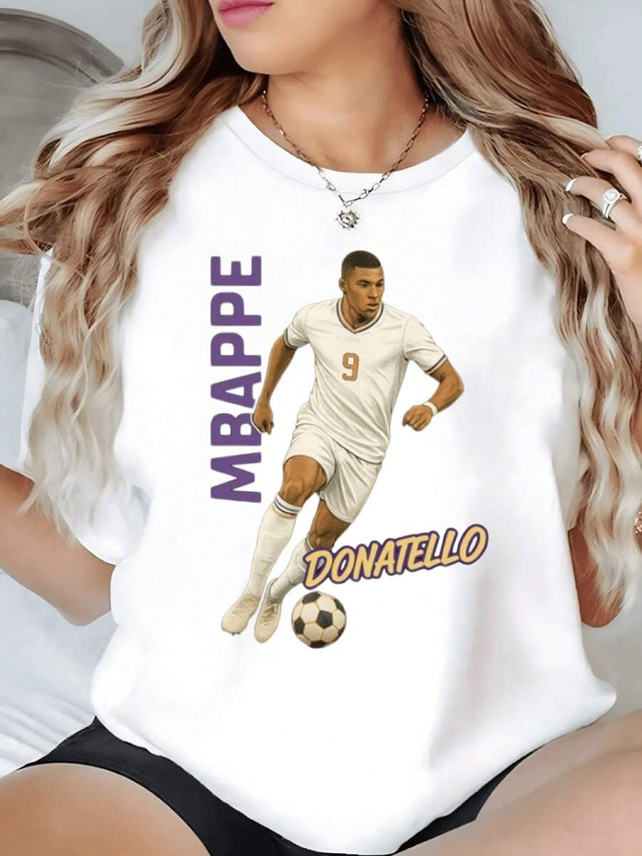 A Sporty Figure Symbolizing Energy, Passion, And Movement, With Vibrant Colors That Convey Dynamism And A Love For The Game. A Modern, Casual Women's T-Shirt, Ideal For Pairing With Jeans Or Shorts. - 白色 - 查看 1