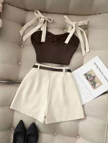 Nuevo conjunto de verano sexy de 2 piezas con top corto de tirantes finos y lazo delantero en contraste + shorts caqui, falda corta con cinturón, conjunto de 2 piezas de primavera/verano para mujer, conjunto casual de verano para mujer, conjunto - Marrón - Ver 2