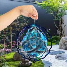 1个优雅凯尔特结图案金属3D旋转风铃,带360°无限旋转挂钩,适用于户外花园和露台装饰,多功能装饰,可用于花园、露台和室内空间,是理想的户外礼物、户外风铃、教师节礼物,非常适合感恩节、圣诞节、万圣节和乔迁之喜(9.84英寸*9.84英寸)(不含吊坠),款式随机。 - A - 查看 2