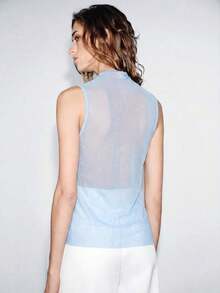 Camiseta sin mangas sexy con cuello drapeado de malla transparente, volantes y bajo asimétrico para mujer, nueva colección primavera/verano - Celeste - Ver 2