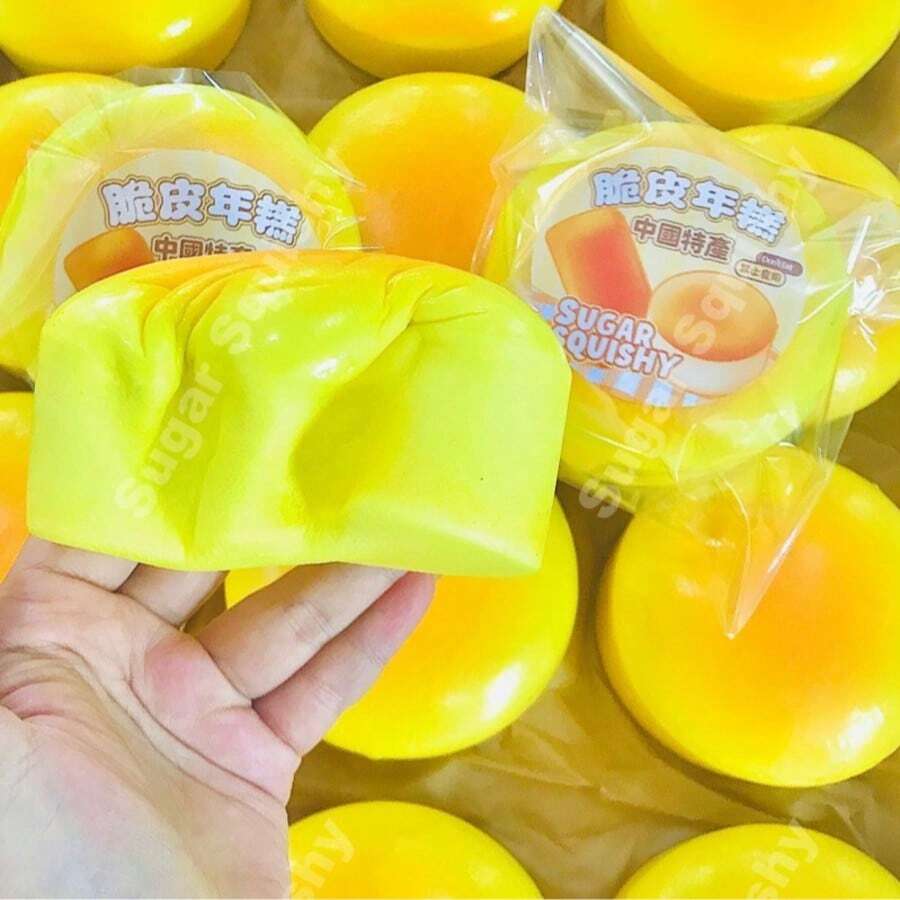 1个逼真麻糬捏捏乐玩具，柔软粘稠，解压挤压玩具，可食用玩具