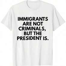 Camiseta de algodón de manga corta con cuello redondo para hombre, ligera y ajustada, con estampado gráfico, ropa casual clásica para todas las estaciones, suave y versátil para uso diario, con la impresión llamativa "Los inmigrantes no son delincuentes, W7Q6 - blanco - Ver 1