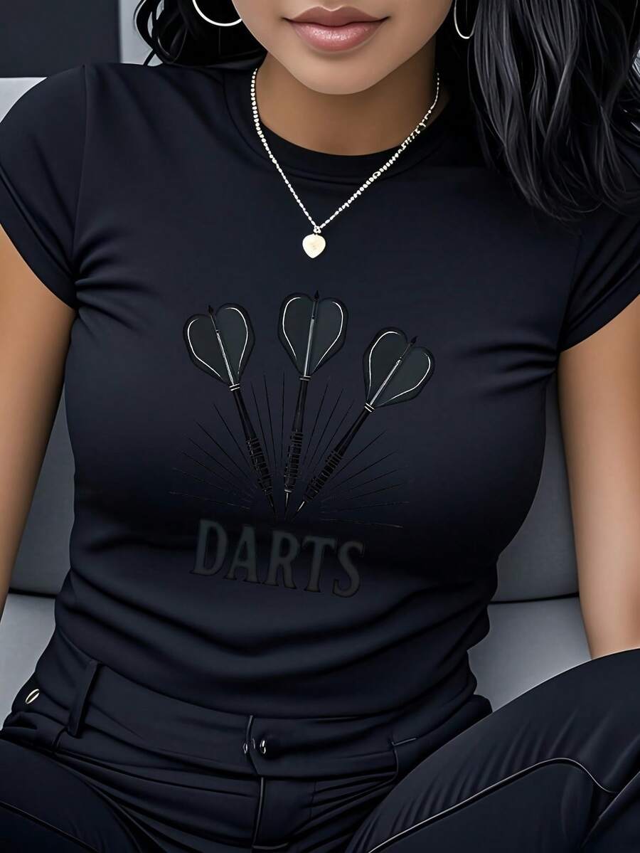 Women's T-Shirt Made Of Pure Cotton, Casual Loose Style, With Darts Logo Design, Short Sleeves And Round Neck, Unique Darts Sports Theme Design, Fashionable And Stylish, Urban Style, Casual And Versatile, Suitable For Sports Enthusiasts, Competitions, Leisure And Entertainment, Meetings, And As A Gift For Friends. - 黑色 - 查看 1