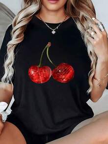 Bright Red Cherries Symbolizing Summer Energy And Youthful Sweetness, Reflecting A Cheerful And Flirty Touch. Women's T-Shirt, 100% Soft And Lightweight Cotton. - 黑色 - 查看 1