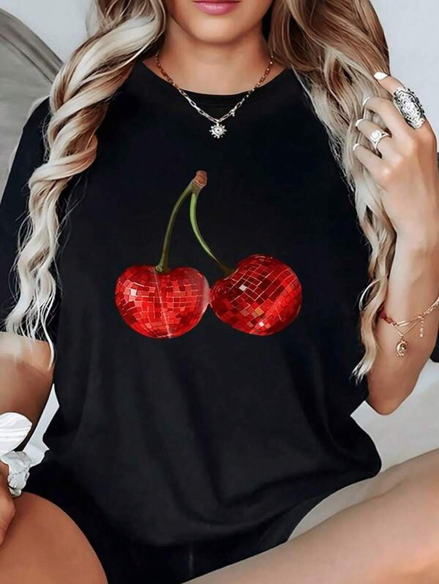 Bright Red Cherries Symbolizing Summer Energy And Youthful Sweetness, Reflecting A Cheerful And Flirty Touch. Women's T-Shirt, 100% Soft And Lightweight Cotton. - 黑色 - 查看 1