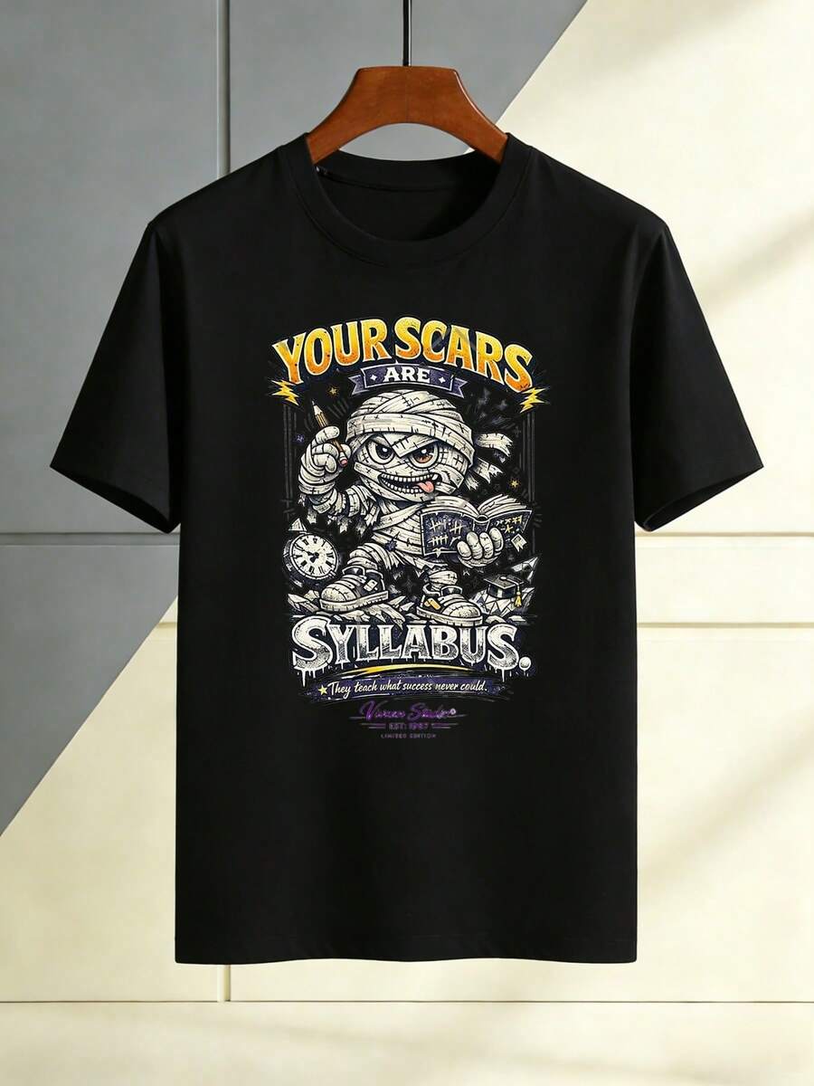 Unisex T-Shirt, Made Of Pure Material, Printed With The Striking "Your Scars Are Syllabus" Design, Suitable For Casual Summer Wear, A Limited Edition Gift Idea. With A Crisp, Streamlined Cut, This Garment Creates A Clean And Vibrant Look When Worn. Its Relaxed Yet Flattering Silhouette Suits All Body Types, Offering A Style That Is Both Casual And With A Touch Of Elegance. - 黑色 - 查看 1