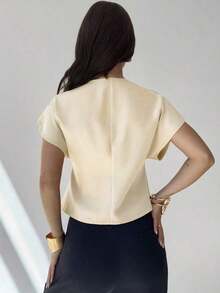 Blusa casual de mujer de manga murciélago asimétrica de unicolor mostaza, elegante, simple, estilosa, minimalista y versátil para uso diario y viajes, de cuello en V, sin mangas y con bajo asimétrico, de estilo minimalista y desconstructurado, par - Albaricoque - Ver 2
