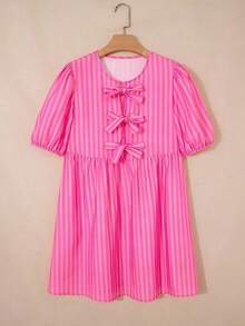 Acelitt Vestido mini ajustado de cintura alta con estampado de rayas rosas, mangas de pétalos y lazo en el cuello - Multicolor - Ver 4