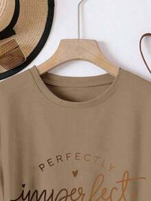 100% Cotton, Perfectly Imperfect, Women's White Crew Neck T-Shirt With Simple Letter Print For Summer, Comfortable And Breathable Cotton Fabric, Versatile Casual Style, Fashionable T-Shirt, Beautiful T-Shirt, Gift For Brothers, Gift For Sisters, Gift For Mom, Mother's Day Gift, Casual Fashion T-Shirt For Dates. - 駝色 - 查看 3